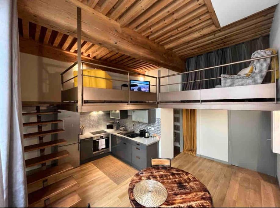 Chez Alam A Hotel De Ville 里昂 外观 照片
